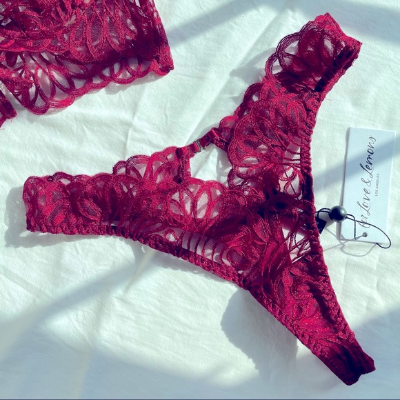 2 PIECE FOR LOVE & LEMONS After Dark Plunge Bra & Thong set - Picture 4 of 16